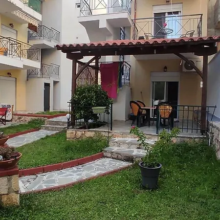 Stylish 1-bdrm Family Apartment, Kallithea