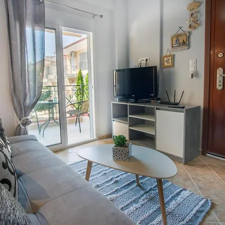 Stylish 1-bdrm Family Apartment, Kallithea