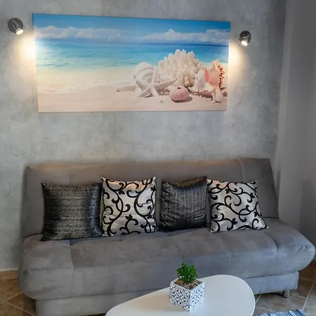 Apartment Stylish 1-bdrm Family Apartment, Kallithea
