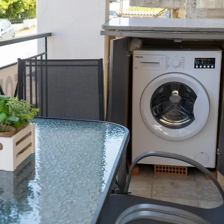 Apartment Stylish 1-bdrm Family Apartment, Kallithea *