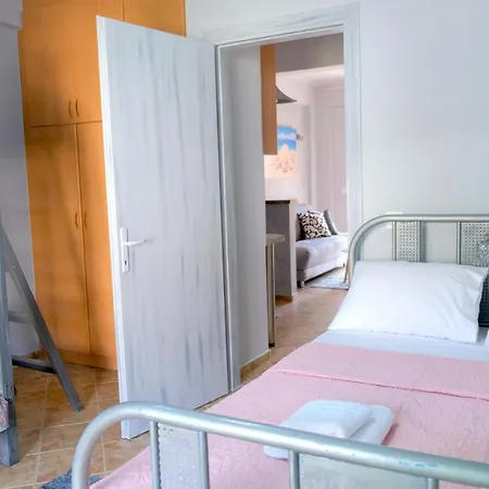 Stylish 1-bdrm Family Apartment, Kallithea *